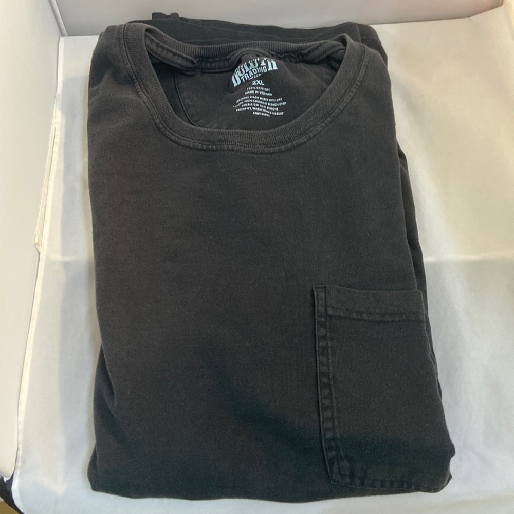 Duluth Trading Company Men's T-shirt